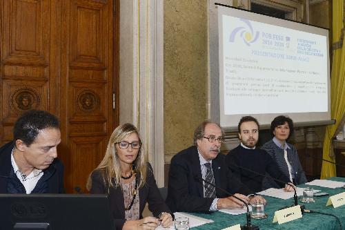 Gianni Torrenti (Assessore regionale Cultura, Sport e Solidarietà) durante l'incontro per la presentazione di un bando Por Fesr - Trieste 11/10/2017